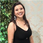 Professora de História e Geografia com acompanhamento escolar